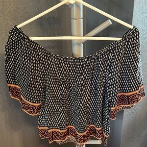 Forever 21 off-shoulder shirt used.. Size Small